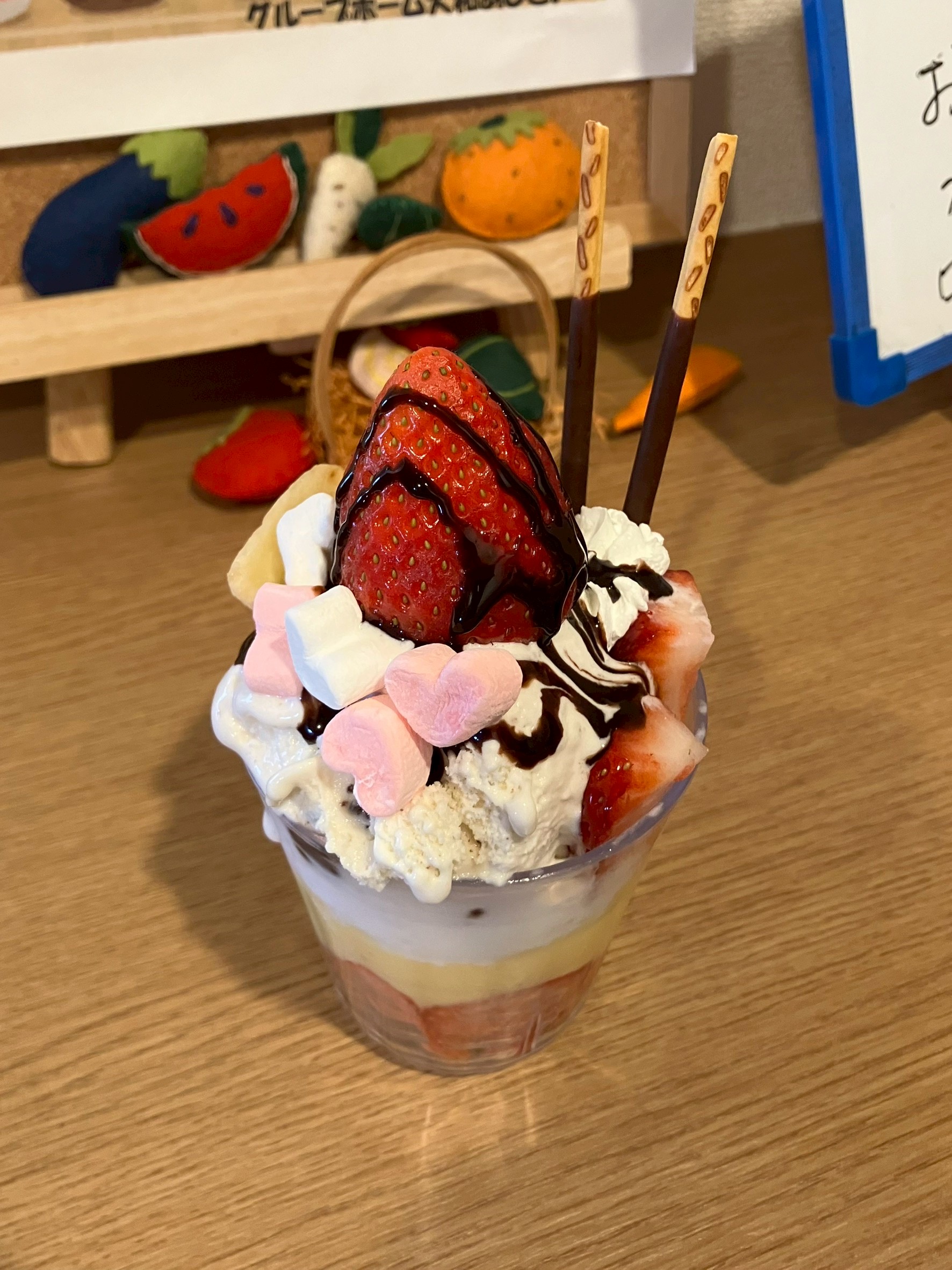 みんなで作ると、もっと甘い」いちごパフェレクリエーション